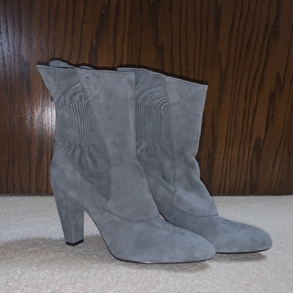 NWT Apepazza Grey Leather Boots